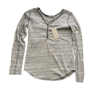 Alternative Apparel Henley Gray and White Textured Top size Medium NWT